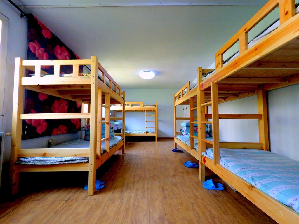 First Met Backpackers Hostel Чэндэ Экстерьер фото