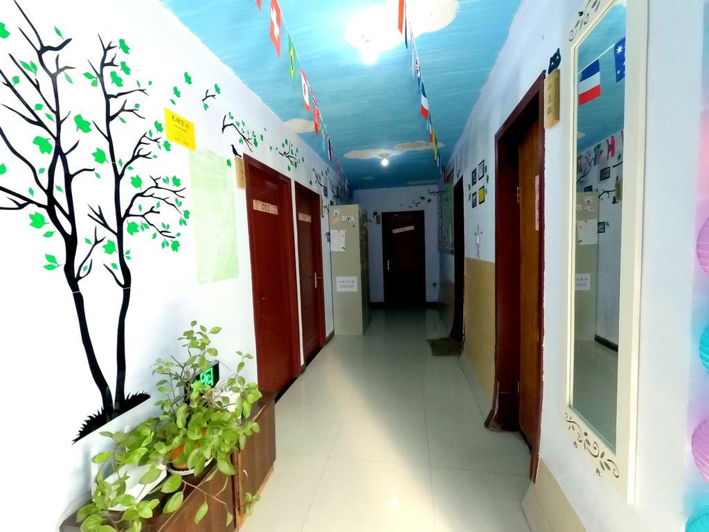 First Met Backpackers Hostel Чэндэ Экстерьер фото